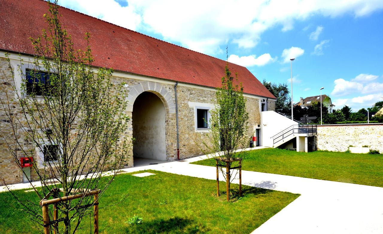 Auberge Du Chateau Bleu Tremblay-en-France Eksteriør billede